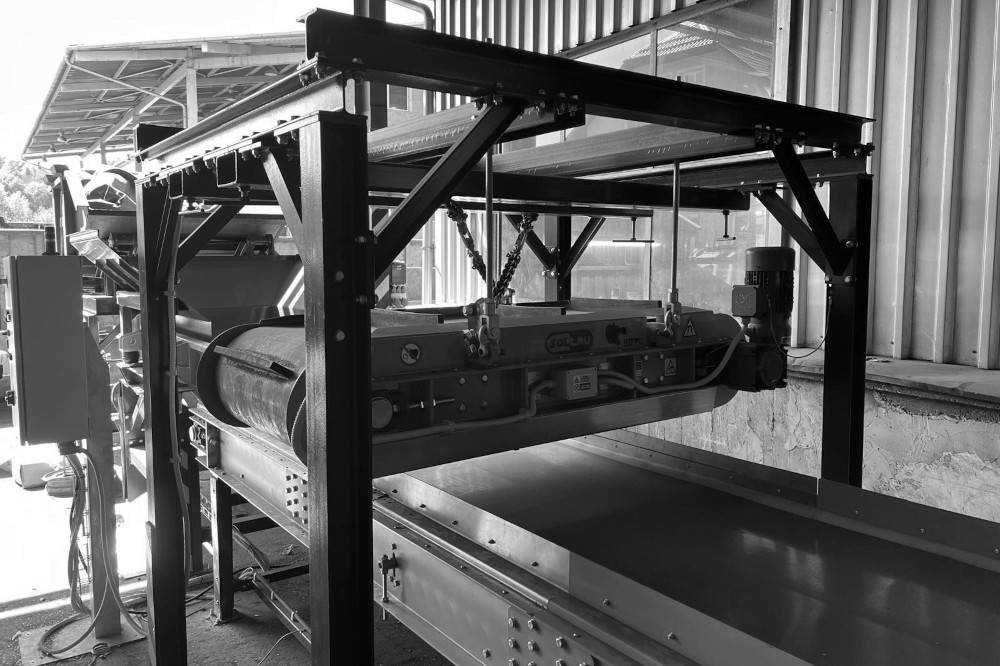 Nadtaśmowy elektromagnes DND-AC E RHINO