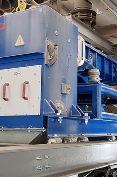 Szafowy rusztowy separator magnetyczny MSS-AC w zsypie suchej mieszanki zaprawowej