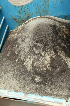 Szafowy rusztowy separator magnetyczny MSS-AC w zsypie suchej mieszanki zaprawowej