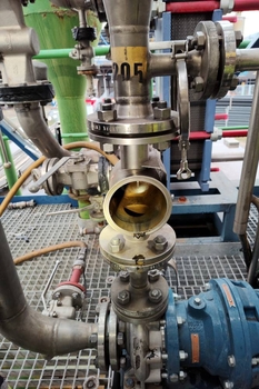 Filtr magnetyczny MSP-S OCTOPUS – oczyszczanie ciekłego amoniaku w zakładzie chemicznym