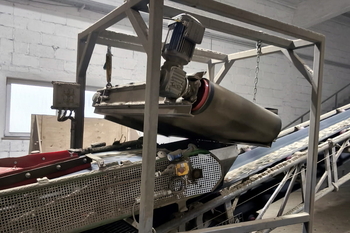 Separator magnetyczny nadtaśmowy DND-AC M3 F PANTHER - rozdrabnianie palet drewnianych