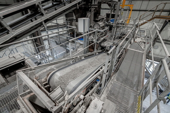 Separator wiroprądowy ECS – sortowanie metali nieżelaznych z żużla spalarniowego