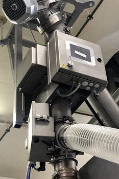 Zrzutowy detektor metali QUICKTRON 07 RH HyQ Clean – granulacja i homogenizacja mieszanin w produkcji farmaceutycznej