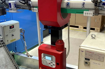 Zrzutowy detektor metali METRON 05 CR – wytłaczanie i rozdmuchiwanie tworzyw sztucznych