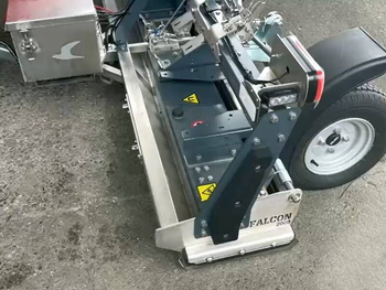 Miotła magnetyczna MS 2000 F FALCON z modułem EasyDemag – sprzątanie wiórów na terenie zakładu maszynowego