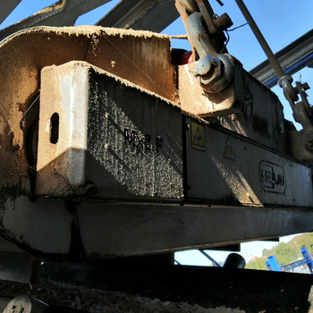 Separator magnetyczny nadtaśmowy DND-AC